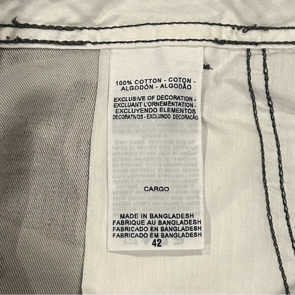 Signature Levi’s Strauss & Co. Men’s Cargo Shorts Camouflage Size 42 - Picture 8 of 10